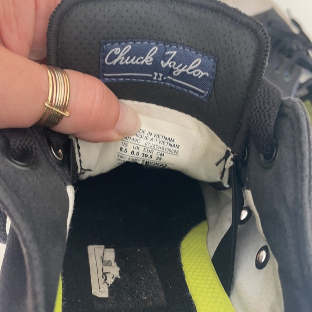 Converse Chuck II - Picture 3 of 5